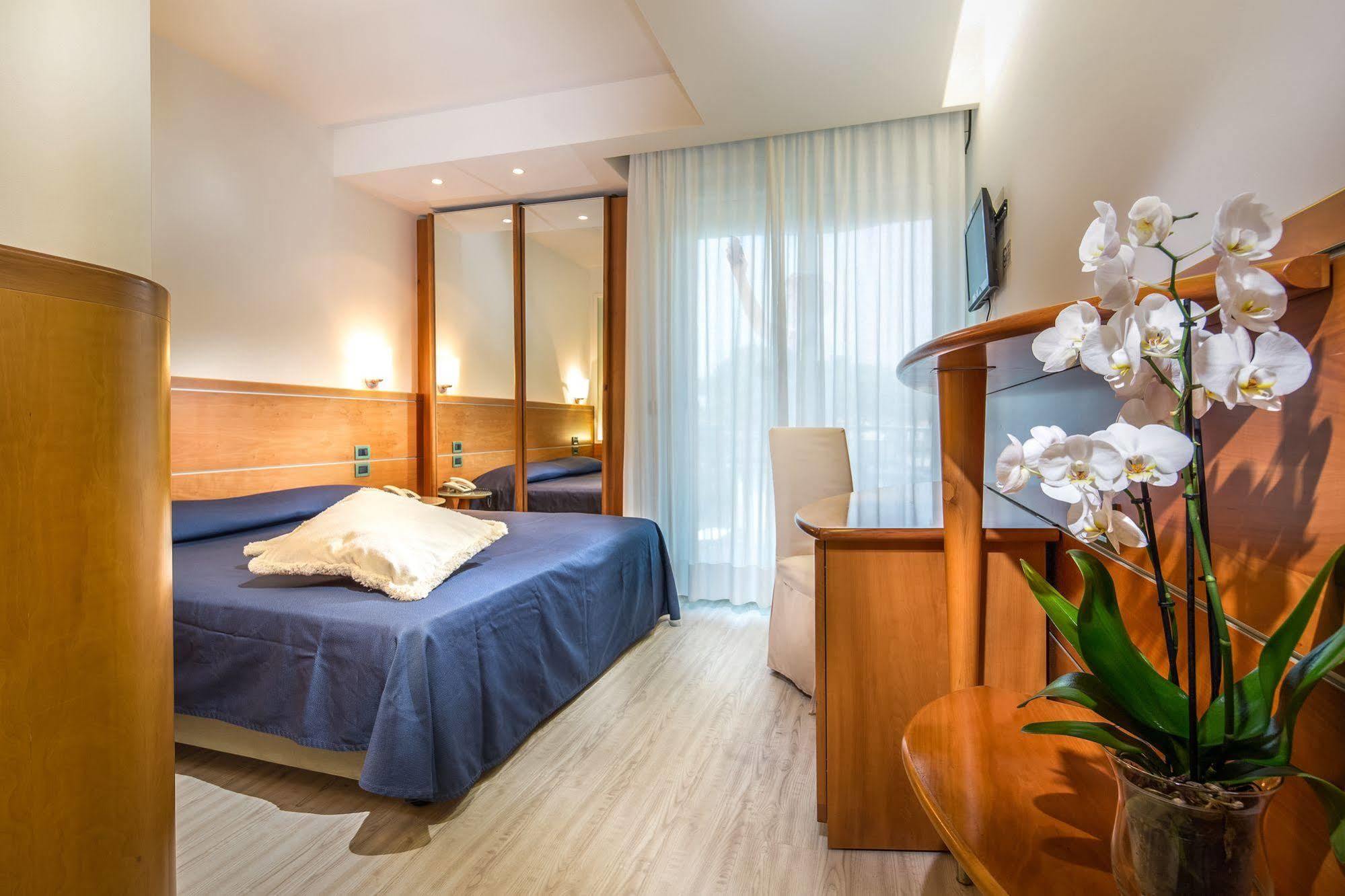 Park Hotel لينانو سابيادورو المظهر الخارجي الصورة